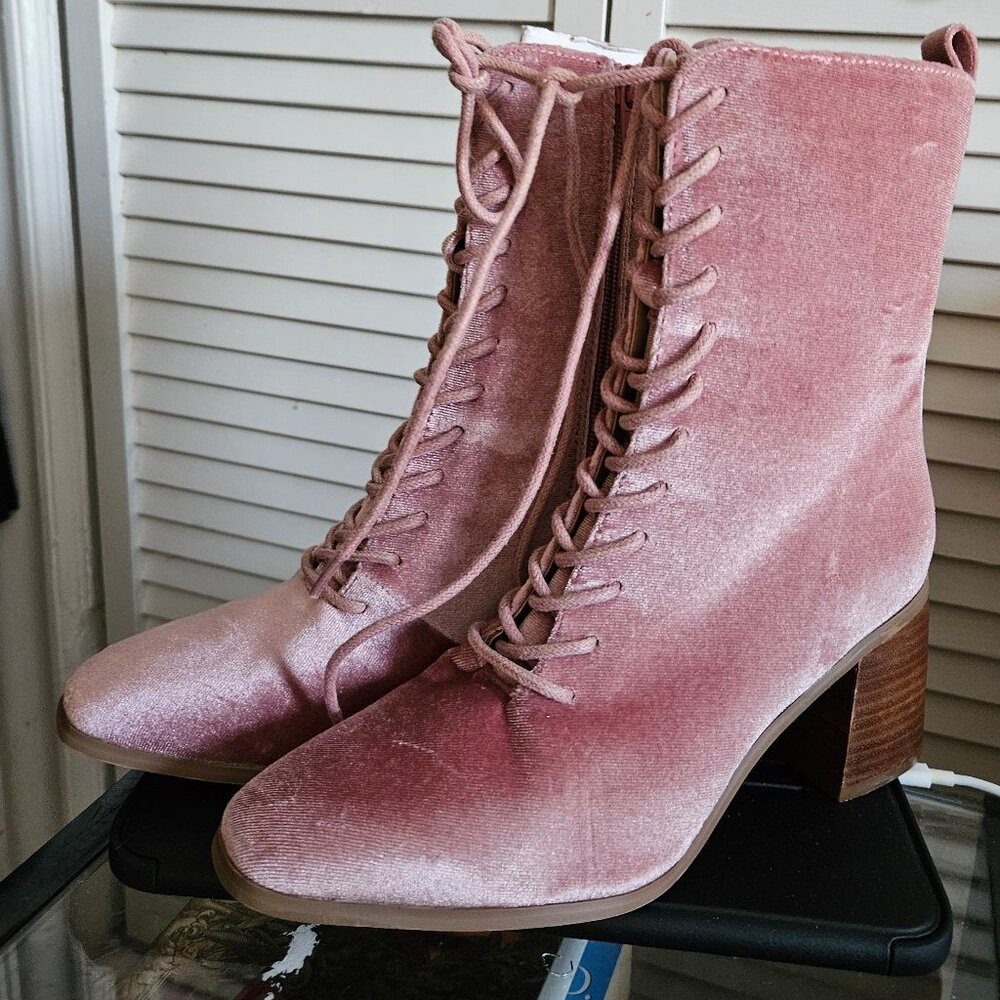 CROWN & IVY SANNA Pink Grandma Prairie Lace-Up Boots Crushed Velvet Cosplay Sz.7 - Picture 4 of 12